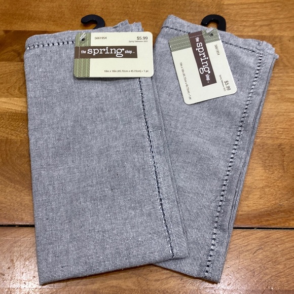 NWT.  8piece, placemats/napkin set. - Picture 5 of 12